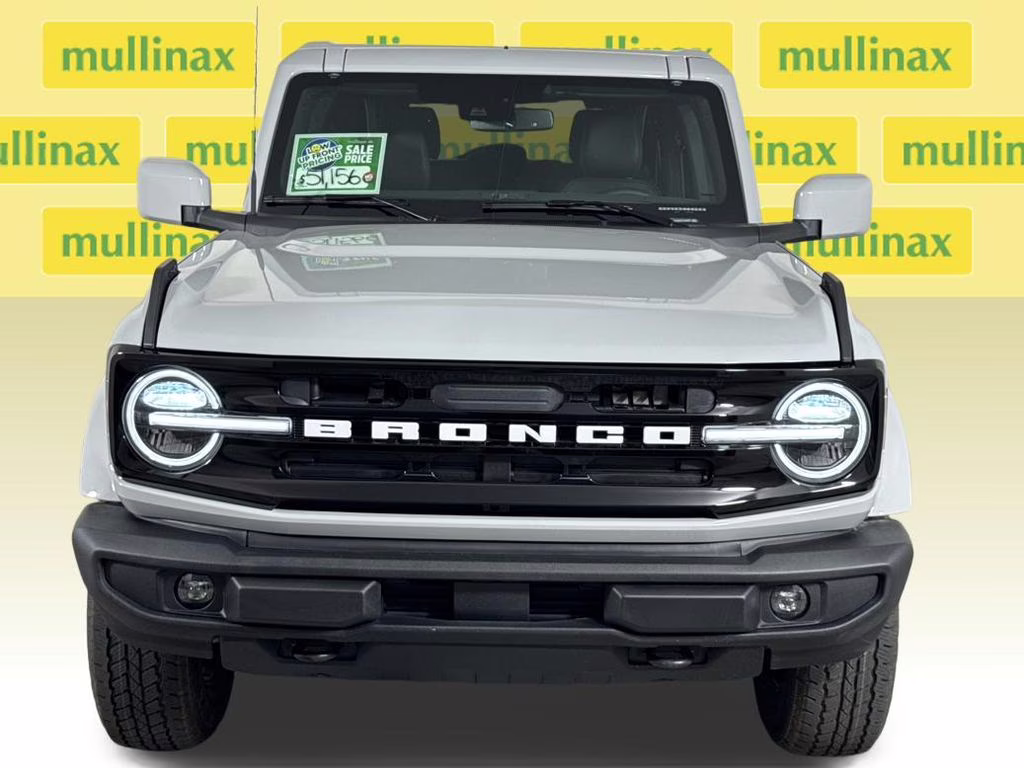2026 Avalanche Gray Ford Bronco Outer Banks 4X4 SUV