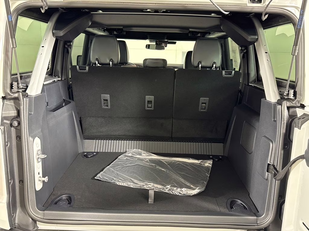 2026 Avalanche Gray Ford Bronco Outer Banks 4X4 SUV