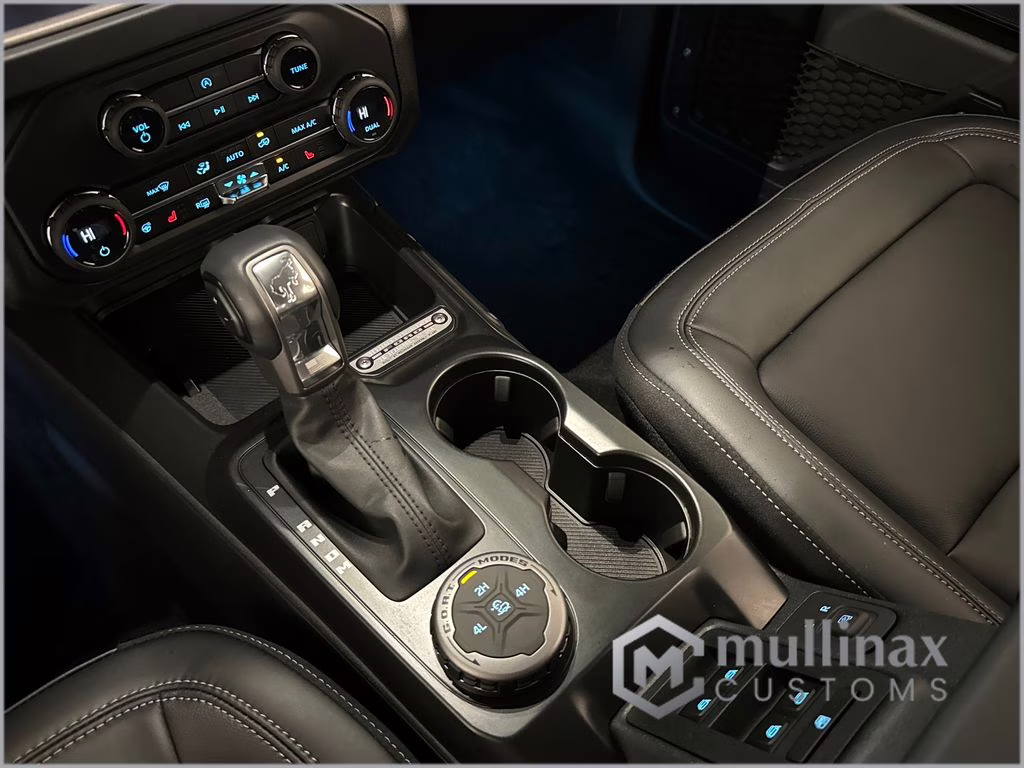 2026 Avalanche Gray Ford Bronco Outer Banks 4X4 SUV