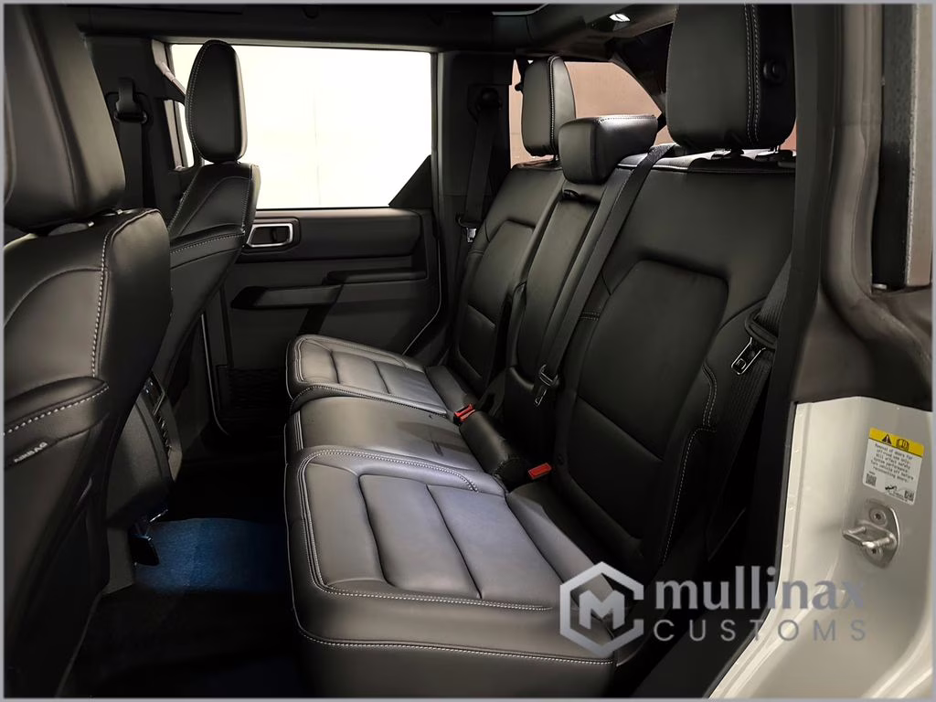 2026 Avalanche Gray Ford Bronco Outer Banks 4X4 SUV