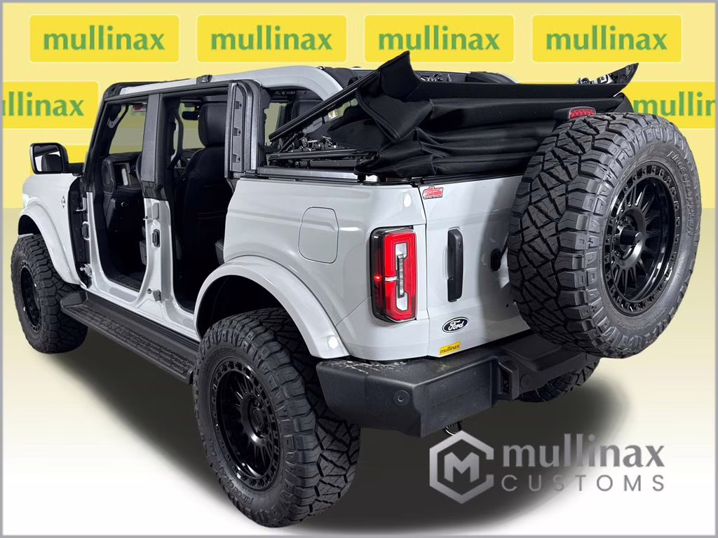 2026 Avalanche Gray Ford Bronco Outer Banks 4X4 SUV