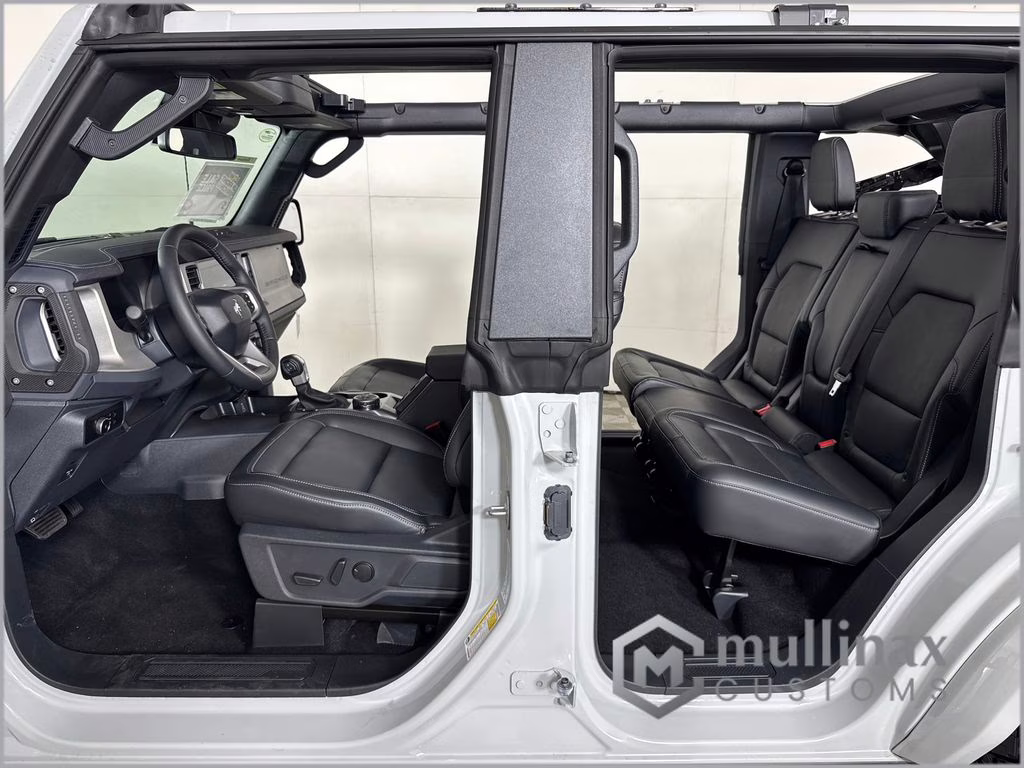 2026 Avalanche Gray Ford Bronco Outer Banks 4X4 SUV