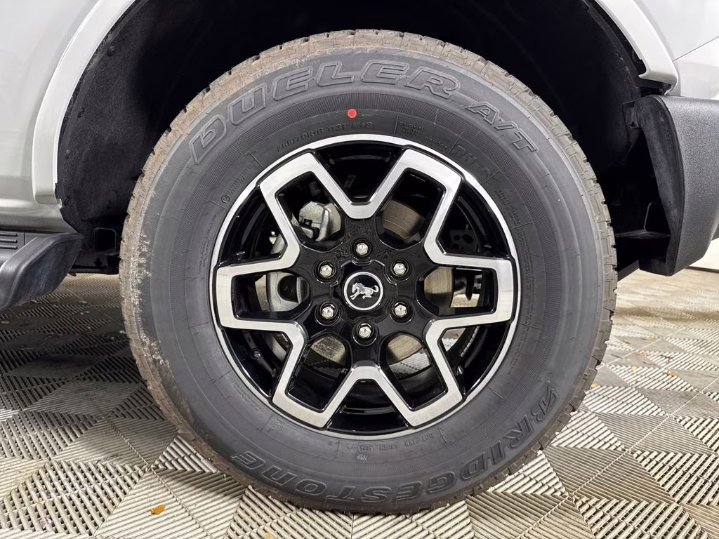 2026 Avalanche Gray Ford Bronco Outer Banks 4X4 SUV