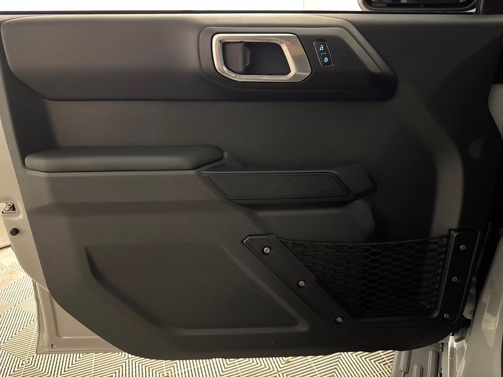 2026 Avalanche Gray Ford Bronco Outer Banks 4X4 SUV