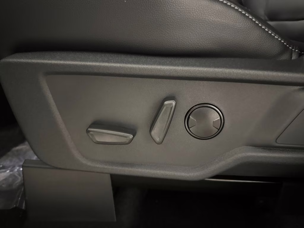 2026 Avalanche Gray Ford Bronco Outer Banks 4X4 SUV