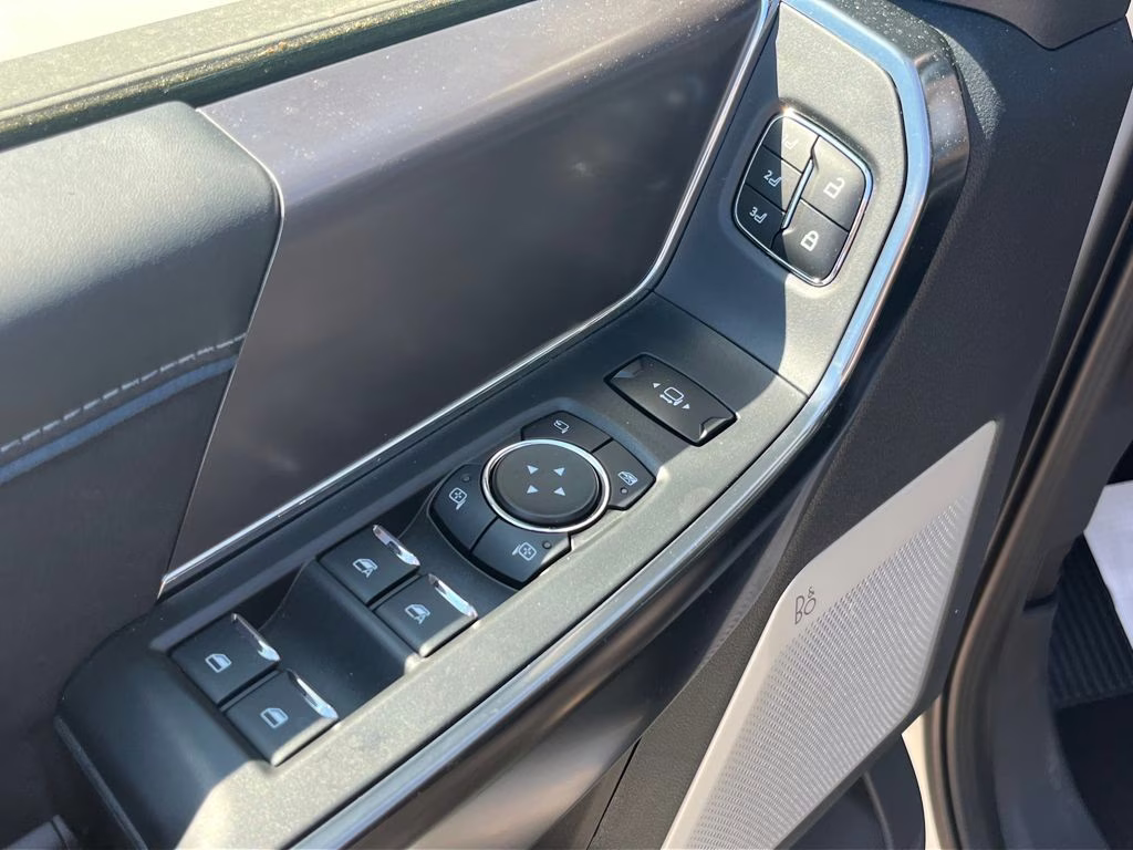 2026 White Metallic Ford Super Duty F-250 SRW Platinum 4X4 Truck