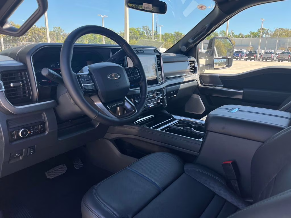 2026 White Metallic Ford Super Duty F-250 SRW Platinum 4X4 Truck