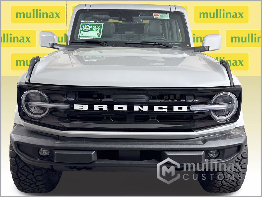 2026 Avalanche Gray Ford Bronco Outer Banks 4X4 SUV