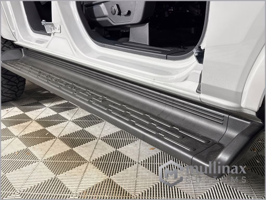 2026 Avalanche Gray Ford Bronco Outer Banks 4X4 SUV