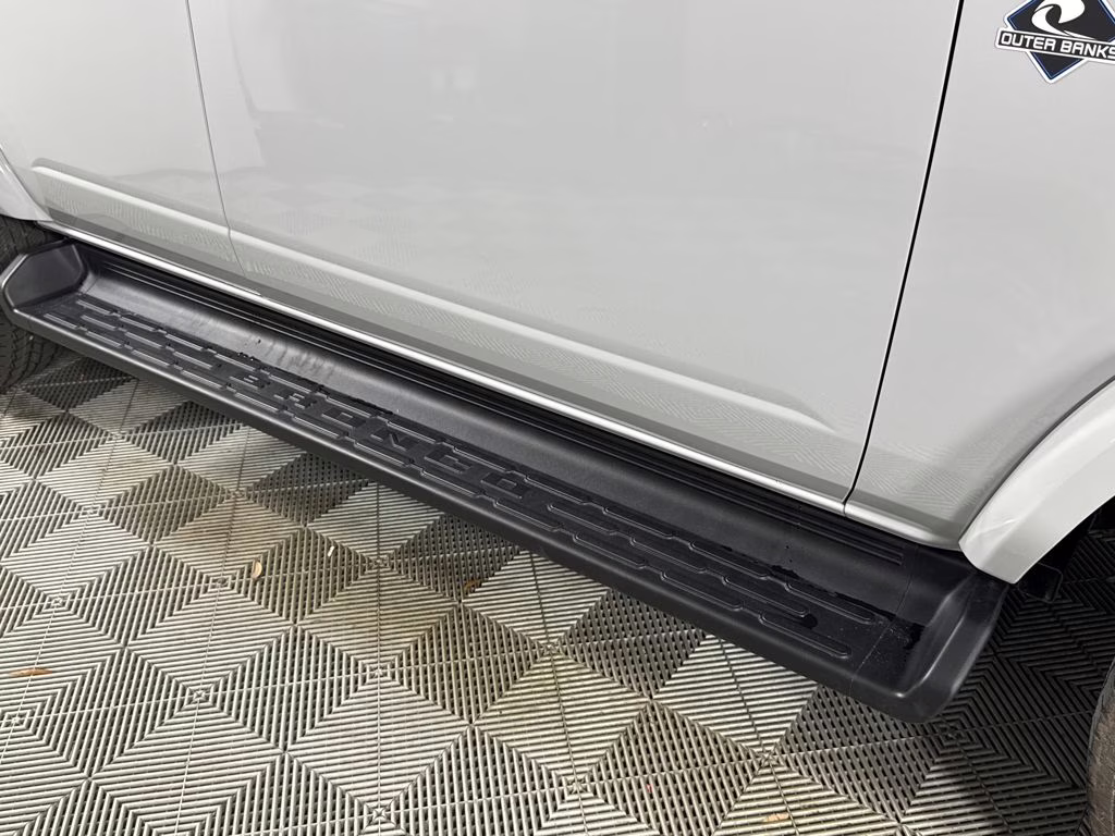 2026 Avalanche Gray Ford Bronco Outer Banks 4X4 SUV