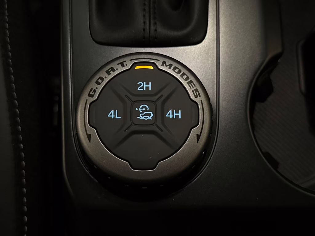 2026 Avalanche Gray Ford Bronco Outer Banks 4X4 SUV