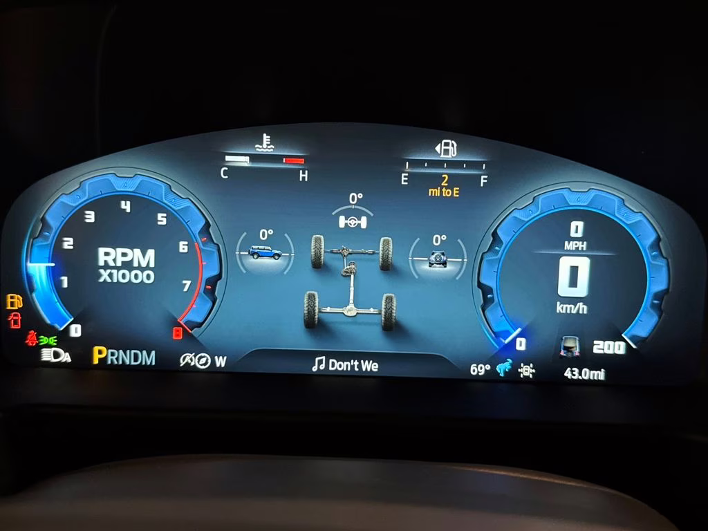 2026 Avalanche Gray Ford Bronco Outer Banks 4X4 SUV