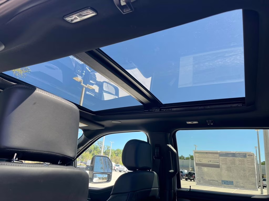 2026 White Metallic Ford Super Duty F-250 SRW Platinum 4X4 Truck