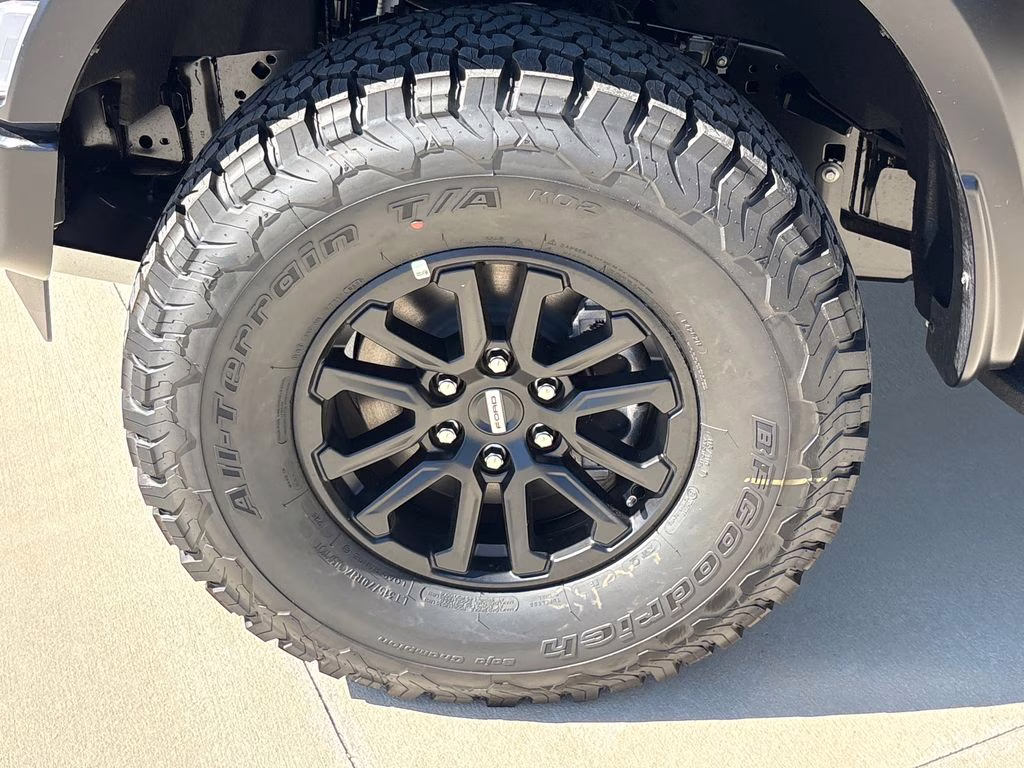 2026 Avalanche Ford F-150 Raptor 4X4 Truck