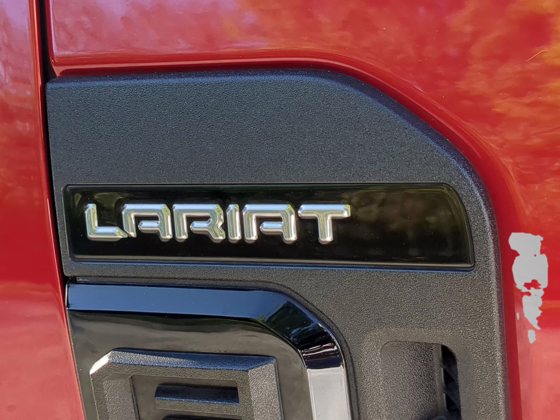 2024 Rapid Red Metallic Tinted Clearcoat Ford Super Duty F-250 SRW LARIAT Crew Cab Pickup 4X4 Truck