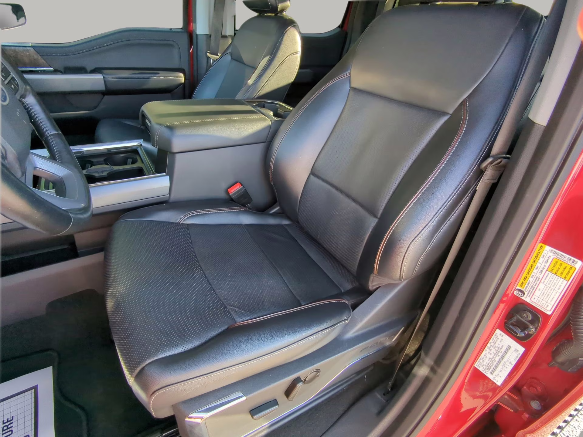 2024 Rapid Red Metallic Tinted Clearcoat Ford Super Duty F-250 SRW LARIAT Crew Cab Pickup 4X4 Truck