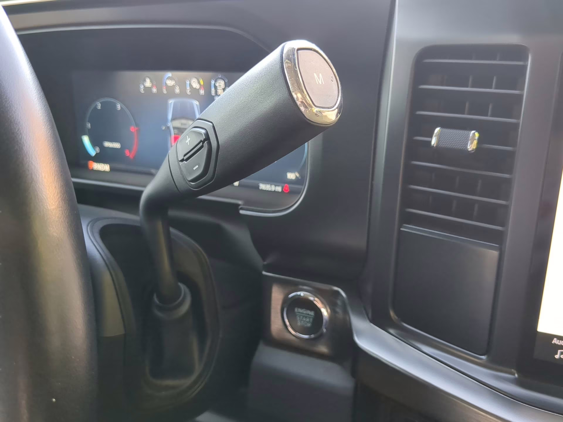 2024 Rapid Red Metallic Tinted Clearcoat Ford Super Duty F-250 SRW LARIAT Crew Cab Pickup 4X4 Truck