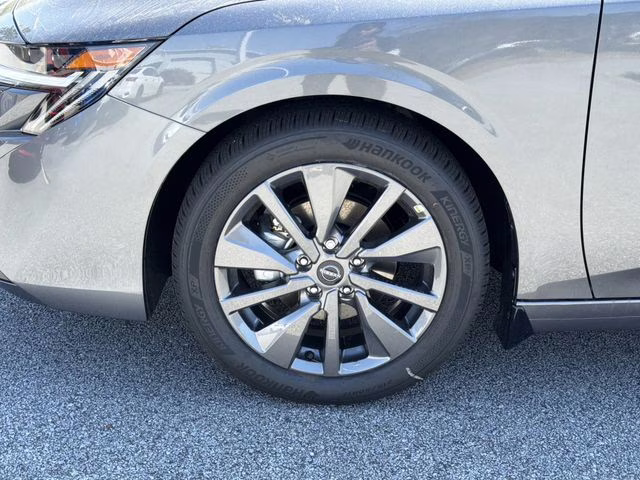 2026 Gun Metallic Nissan Sentra SL FWD Sedan