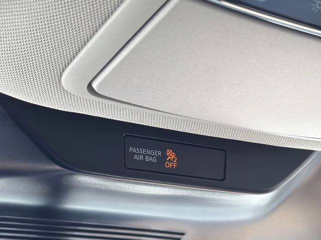 2026 Everest White Pearl/Black Nissan Murano Platinum AWD SUV