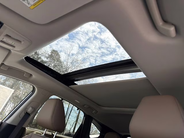 2026 Everest White Pearl/Black Nissan Murano Platinum AWD SUV