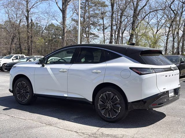 2026 Everest White Pearl/Black Nissan Murano Platinum AWD SUV