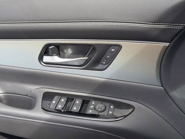 2026 Champagne Silver Metallic Nissan Murano Platinum AWD SUV