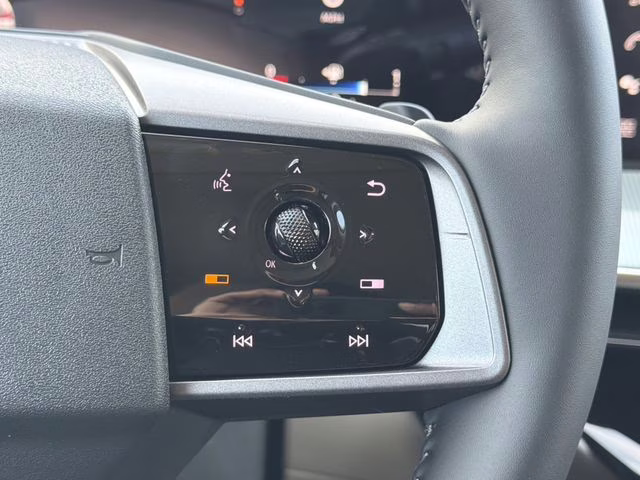 2026 Everest White Pearl/Black Nissan Murano Platinum AWD SUV