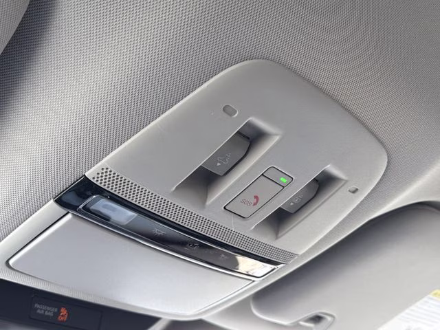 2026 Everest White Pearl/Black Nissan Murano Platinum AWD SUV