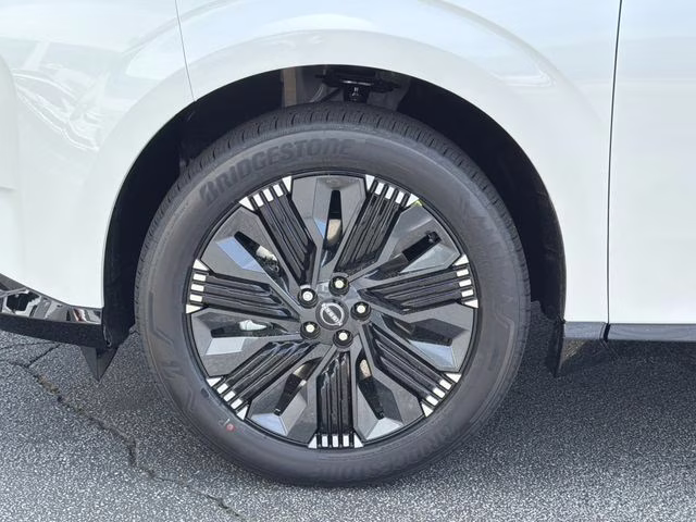 2026 Everest White Pearl/Black Nissan Murano Platinum AWD SUV