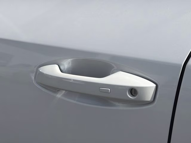 2026 Everest White Pearl/Black Nissan Murano Platinum AWD SUV