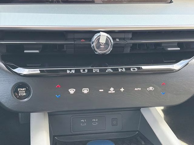 2026 Everest White Pearl/Black Nissan Murano Platinum AWD SUV