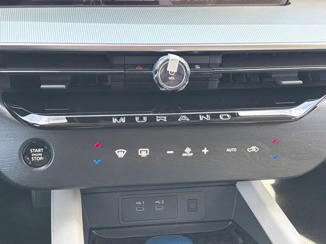 2026 Everest White Pearl/Black Nissan Murano Platinum AWD SUV