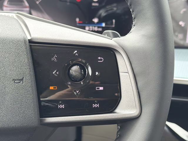 2026 Everest White Pearl/Black Nissan Murano Platinum AWD SUV