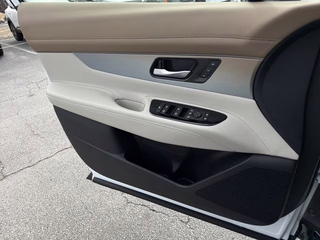 2026 Everest White Pearl/Black Nissan Murano Platinum AWD SUV