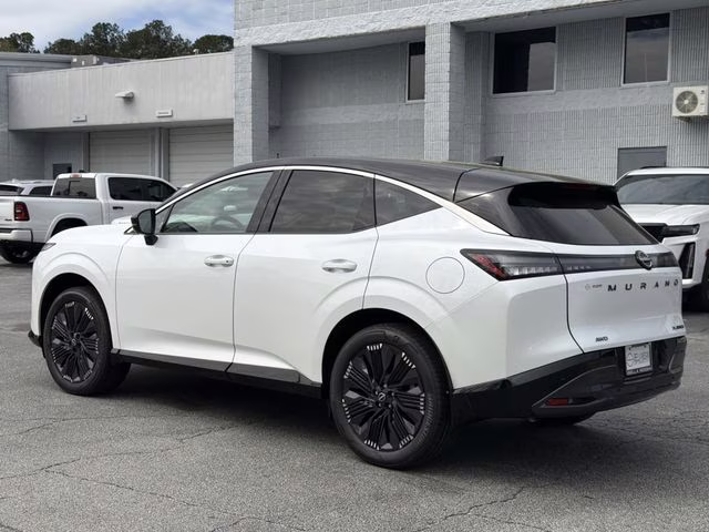 2026 Everest White Pearl/Black Nissan Murano Platinum AWD SUV