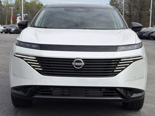 2026 Everest White Pearl/Black Nissan Murano Platinum AWD SUV