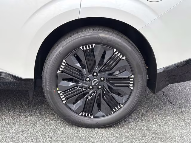 2026 Everest White Pearl/Black Nissan Murano Platinum AWD SUV