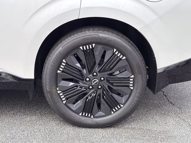 2026 Everest White Pearl/Black Nissan Murano Platinum AWD SUV