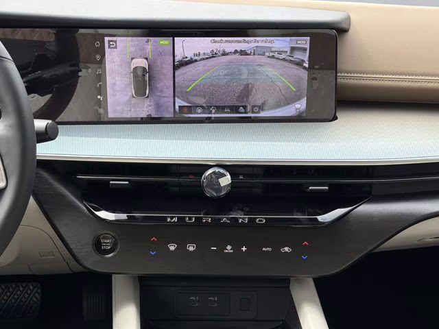 2026 Everest White Pearl/Black Nissan Murano Platinum AWD SUV