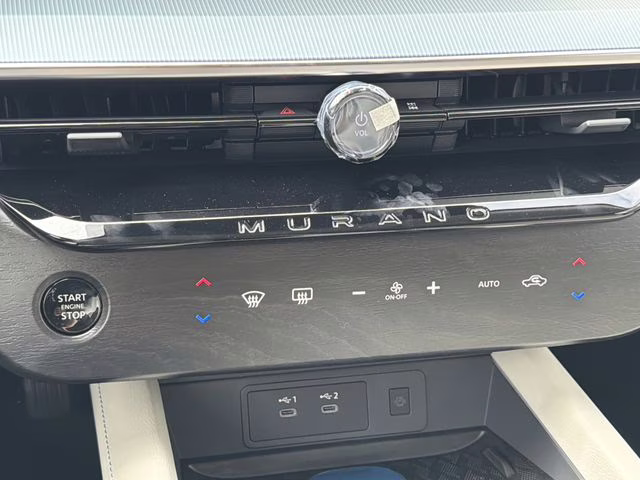 2026 Everest White Pearl/Black Nissan Murano Platinum AWD SUV