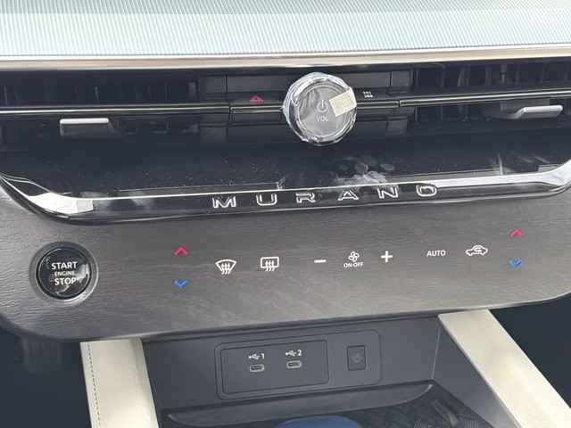 2026 Everest White Pearl/Black Nissan Murano Platinum AWD SUV