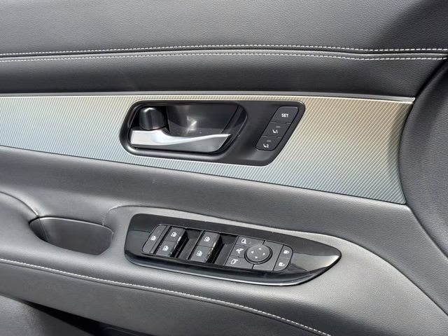 2026 Champagne Silver Metallic Nissan Murano Platinum AWD SUV