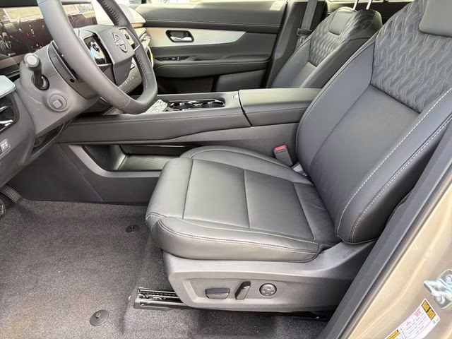 2026 Champagne Silver Metallic Nissan Murano Platinum AWD SUV