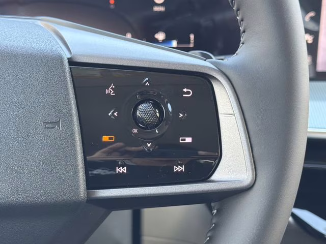 2026 Everest White Pearl/Black Nissan Murano Platinum AWD SUV