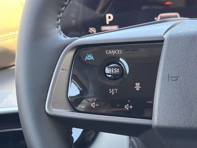 2026 Everest White Pearl/Black Nissan Murano Platinum AWD SUV
