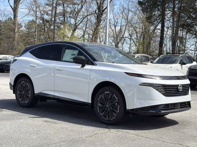 2026 Everest White Pearl/Black Nissan Murano Platinum AWD SUV