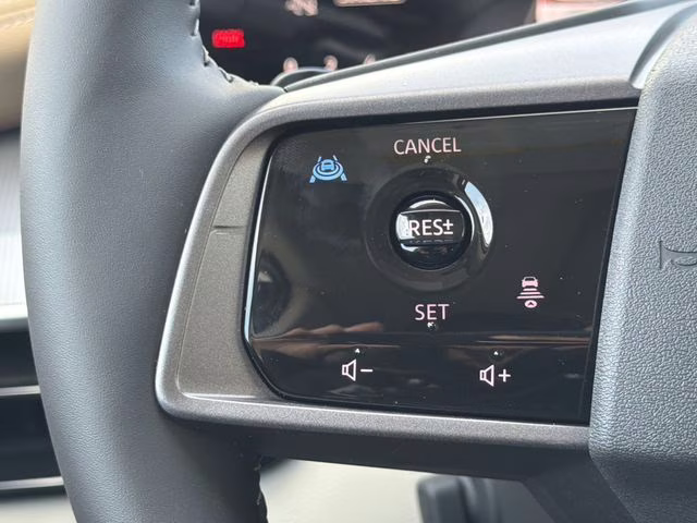 2026 Everest White Pearl/Black Nissan Murano Platinum AWD SUV