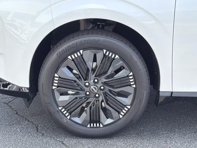 2026 Everest White Pearl/Black Nissan Murano Platinum AWD SUV