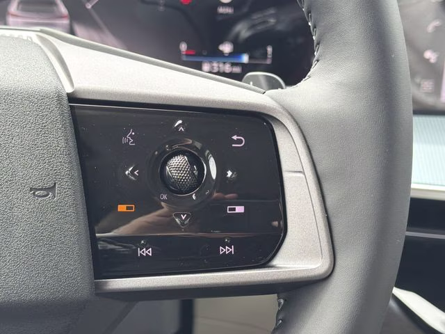 2026 Everest White Pearl/Black Nissan Murano Platinum AWD SUV