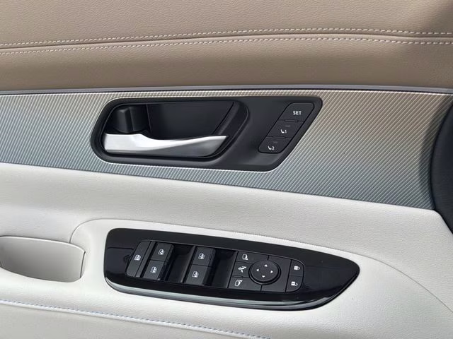 2026 Everest White Pearl/Black Nissan Murano Platinum AWD SUV